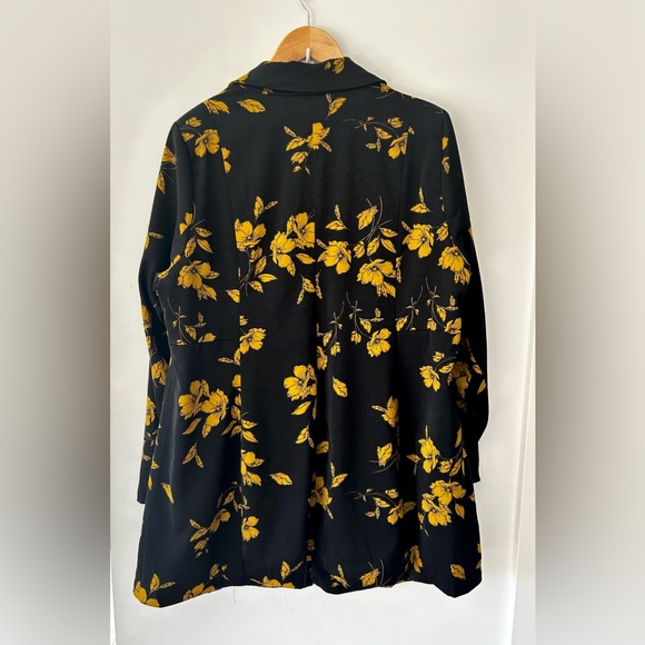 TORRID Lightweight Blazer | Size 2 | - Picture 4 of 5